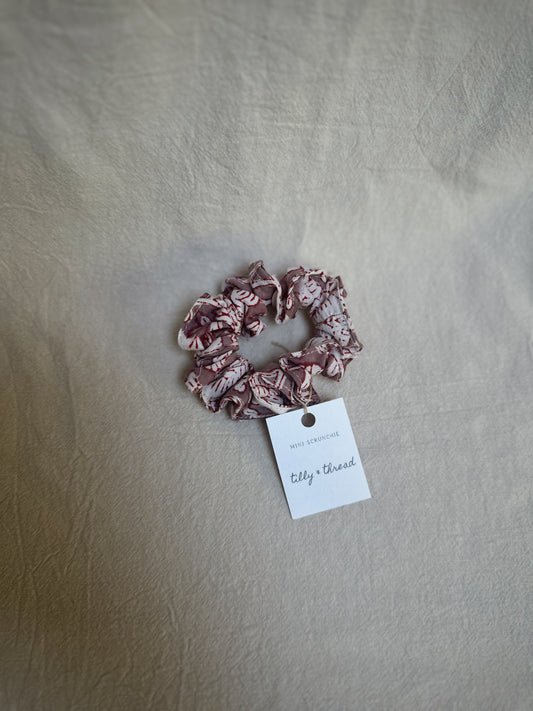Mini Scrunchie (Purple Red)