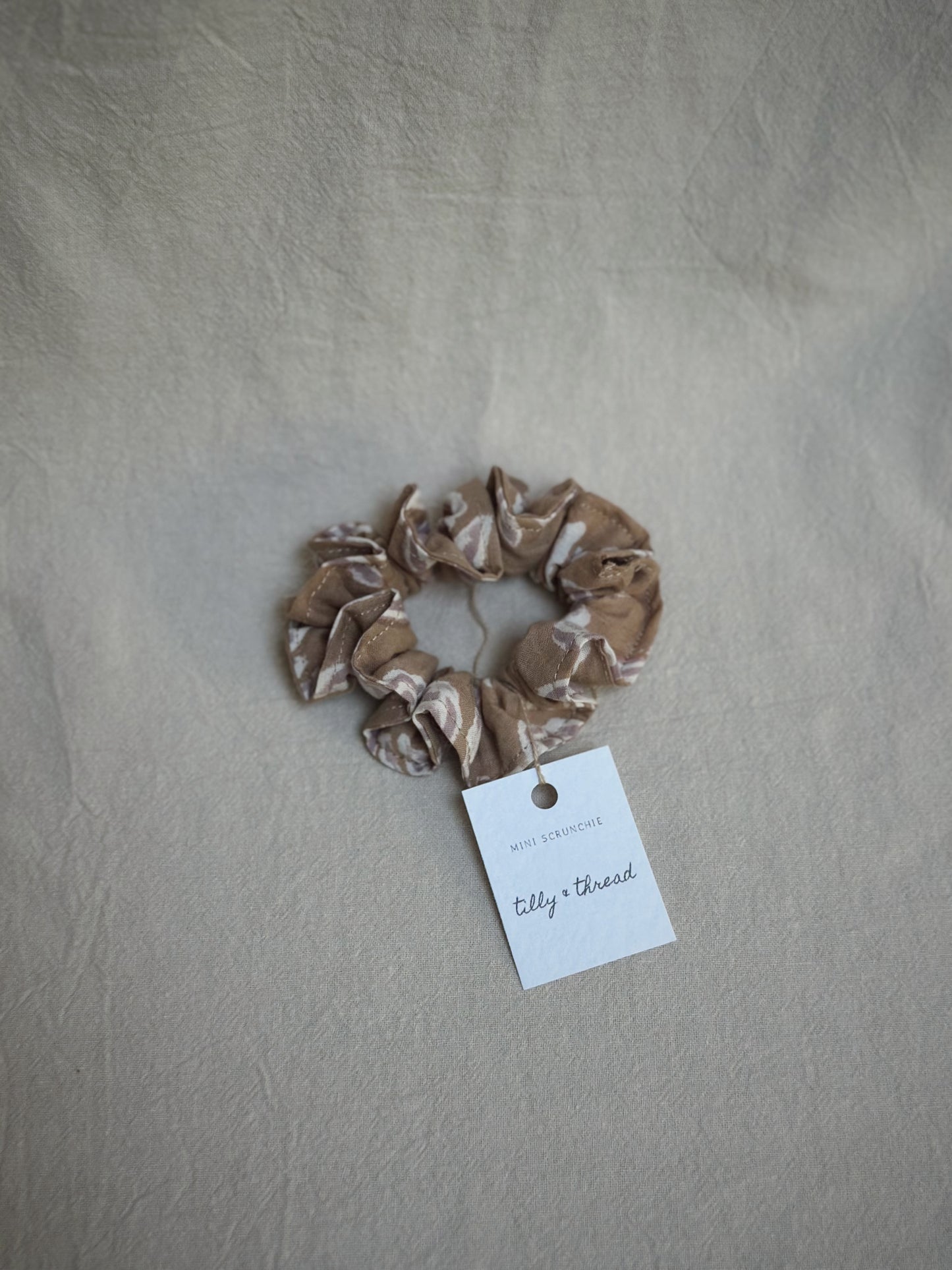 Mini Scrunchie (Beige Purple)